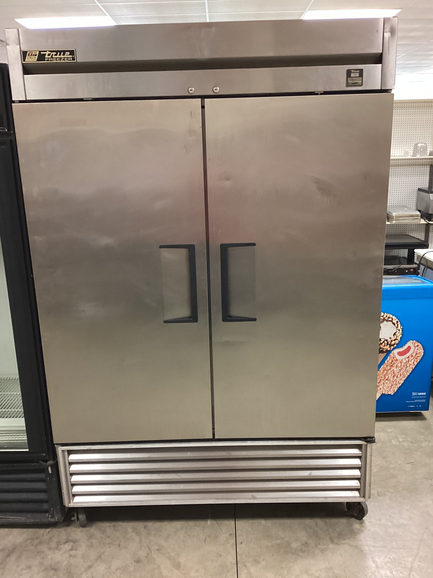 True STG2RRI-2S 68" Two Section Roll In Refrigerator, (2) Left/Right Hinge Solid Doors, 115v