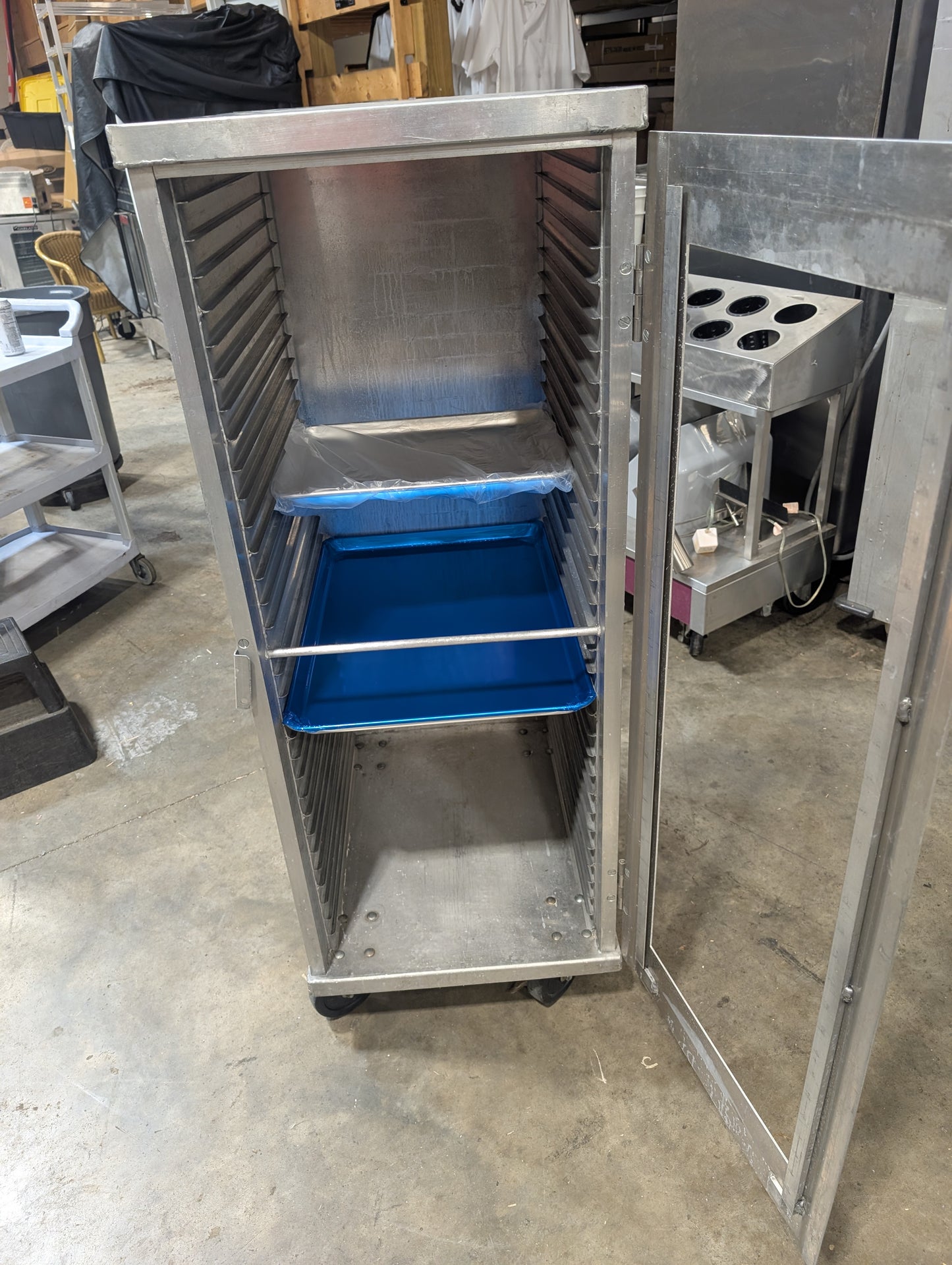 Used Holding Cabinet (no power)